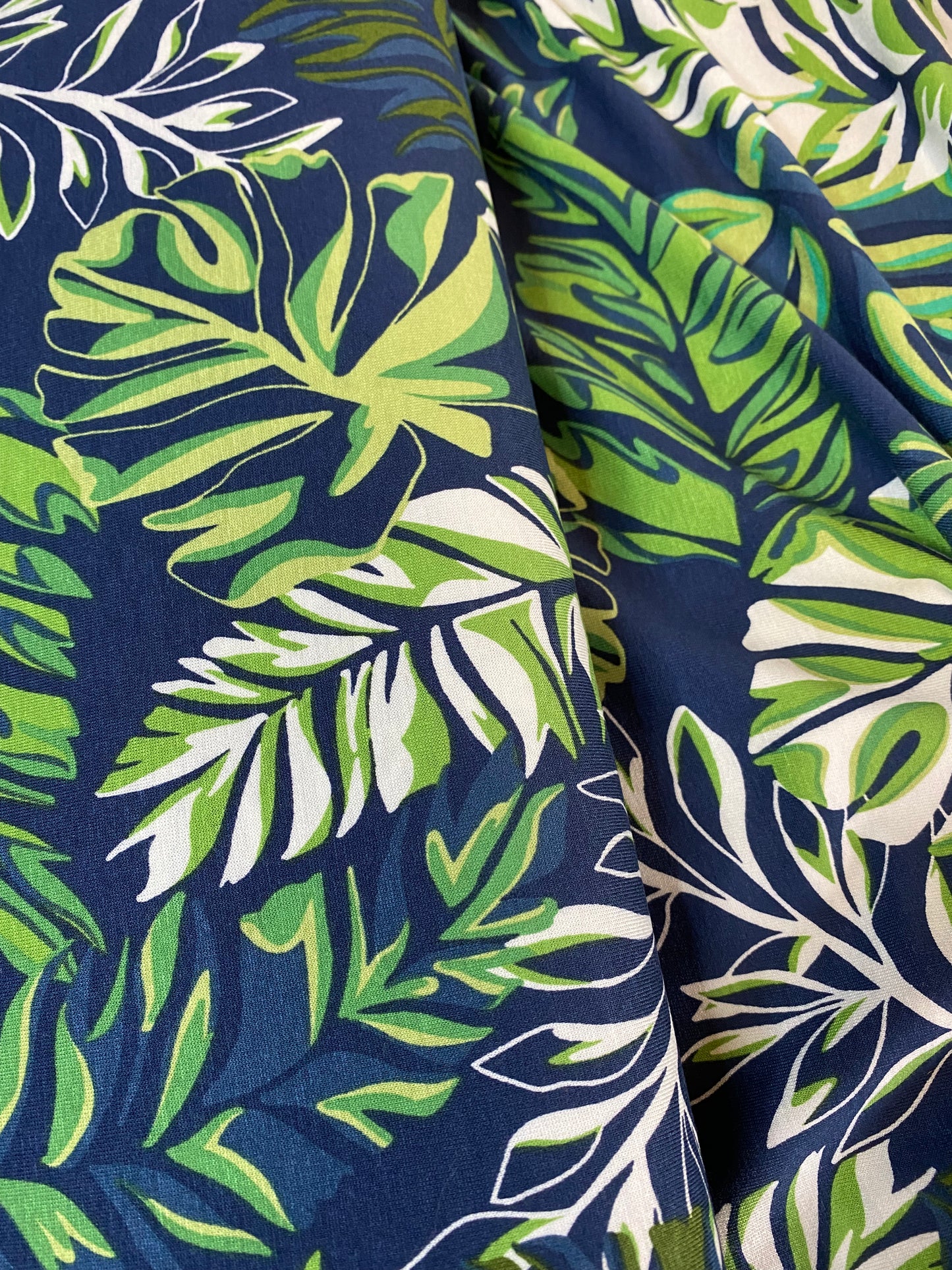 Jersey - viscose Lycra - green leaves