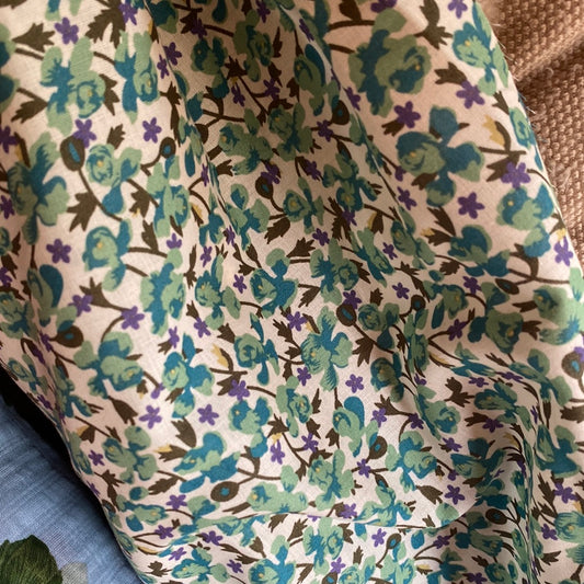 Cotton lawn - Ditsy floral leaves - green
