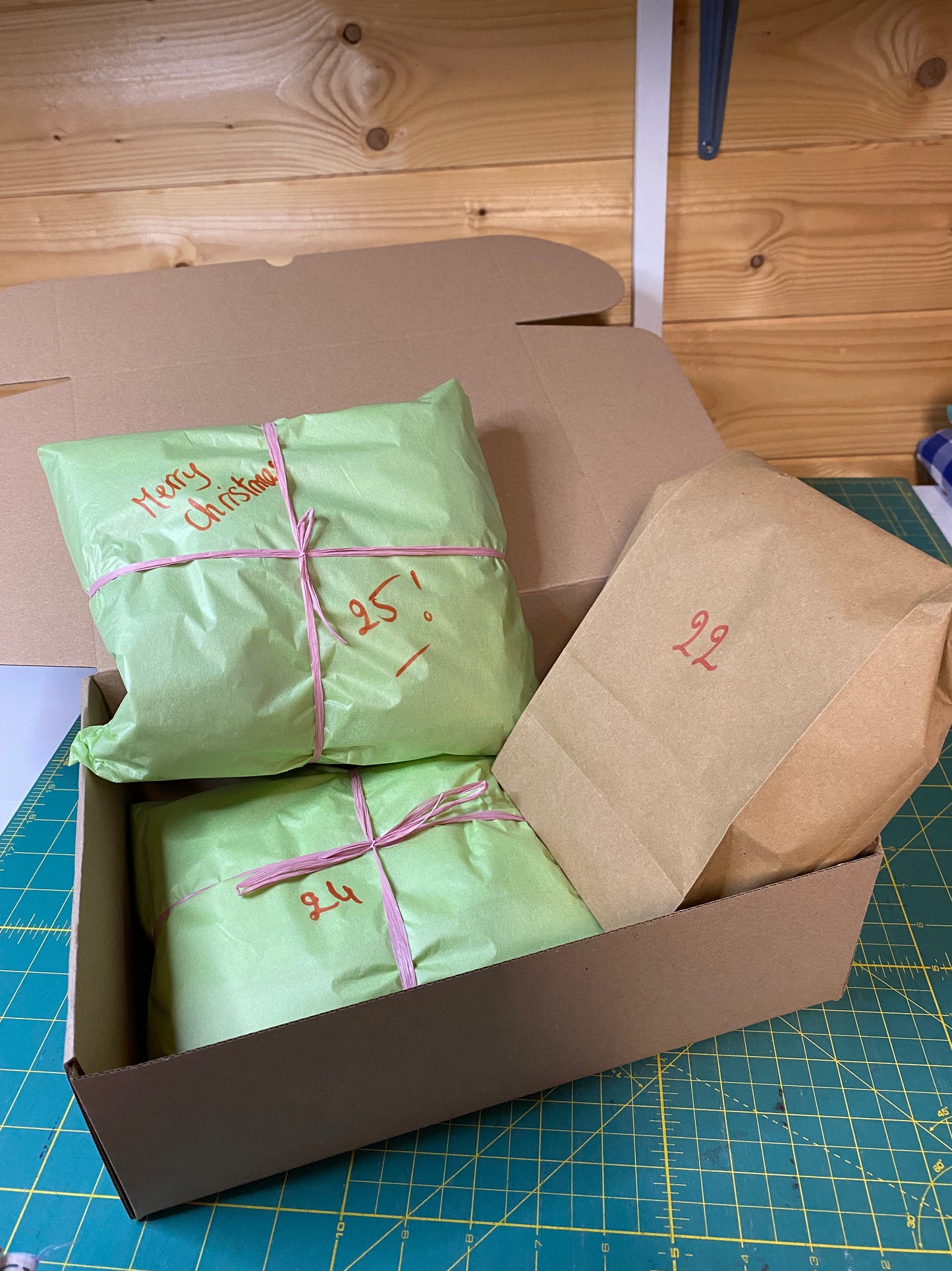 ADVENT CALENDAR - 25 days of fabric