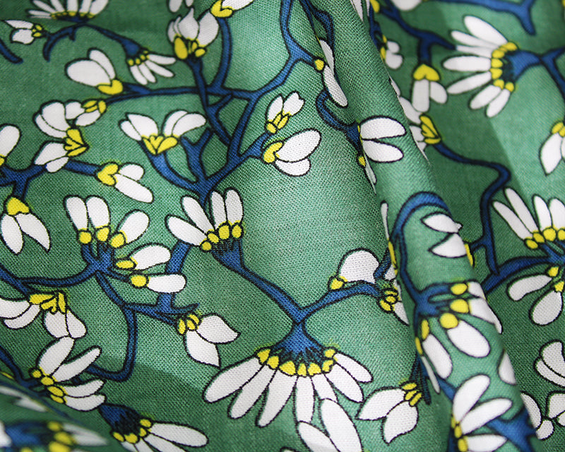 Cotton viscose lawn - Little white buds on green