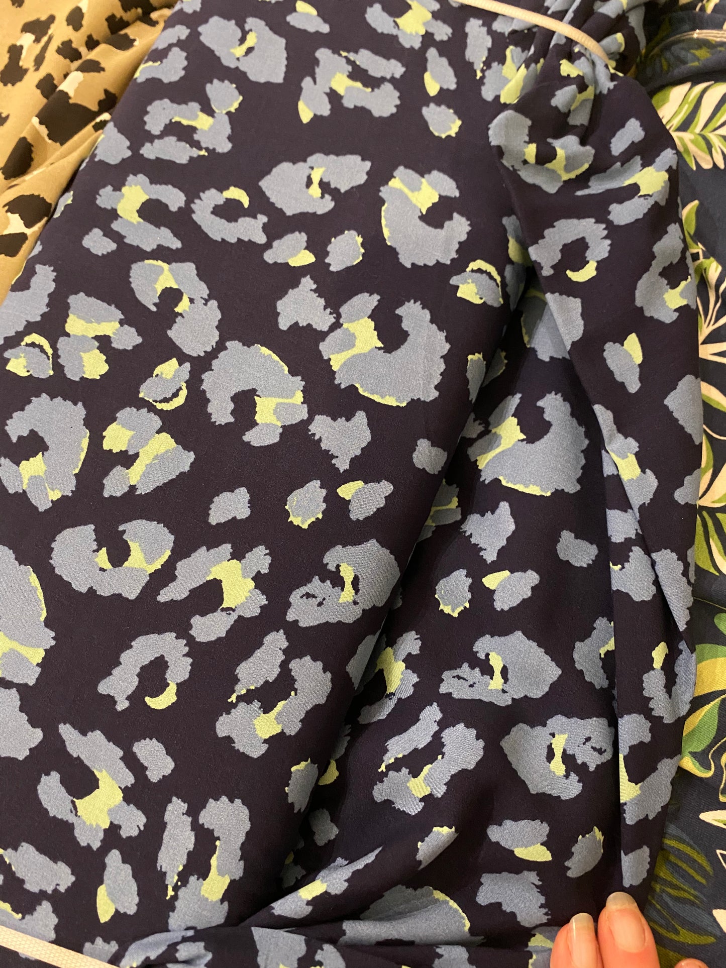 VISCOSE - Blue leopard print