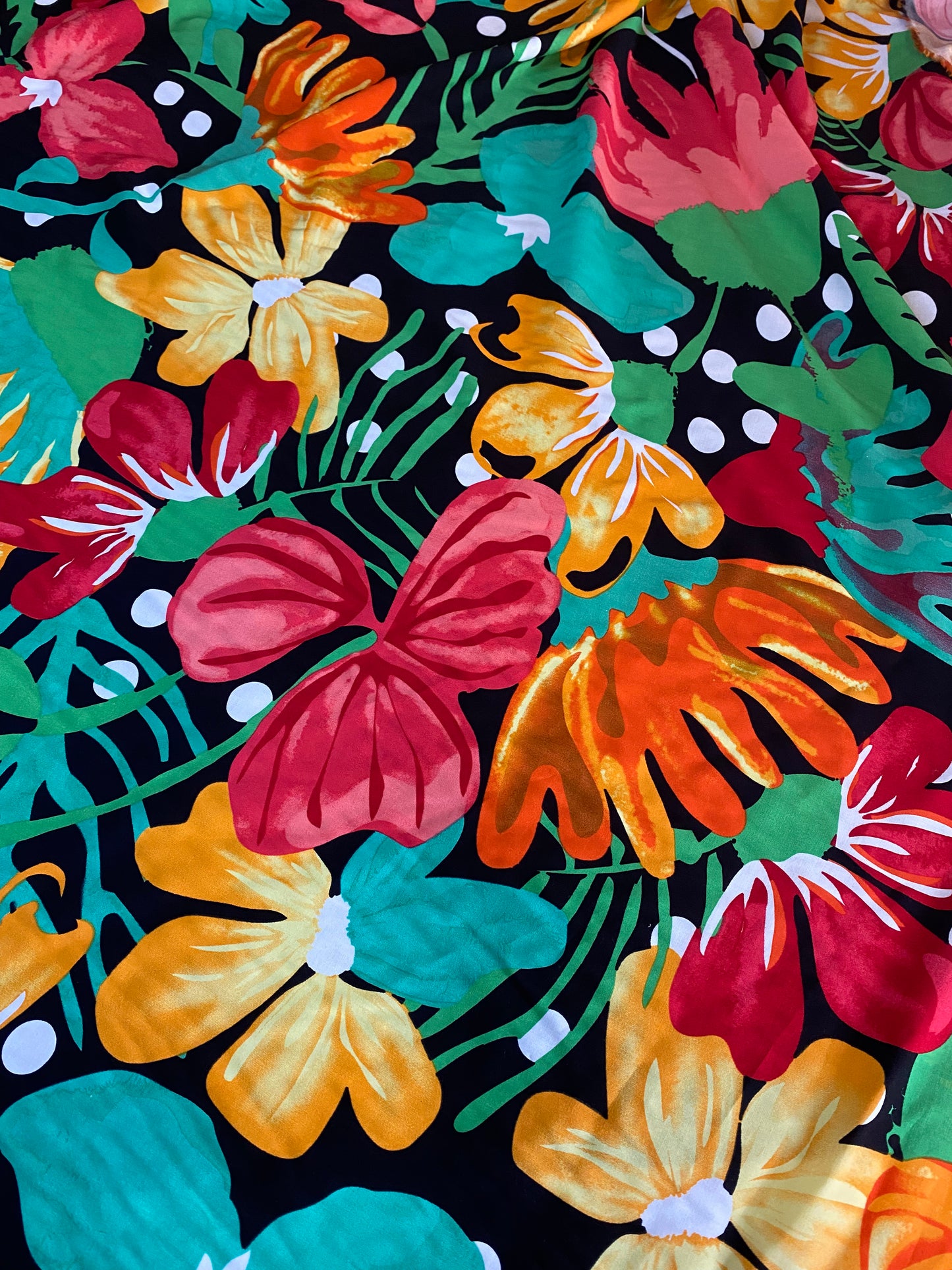 VISCOSE - Large bright flowers on black