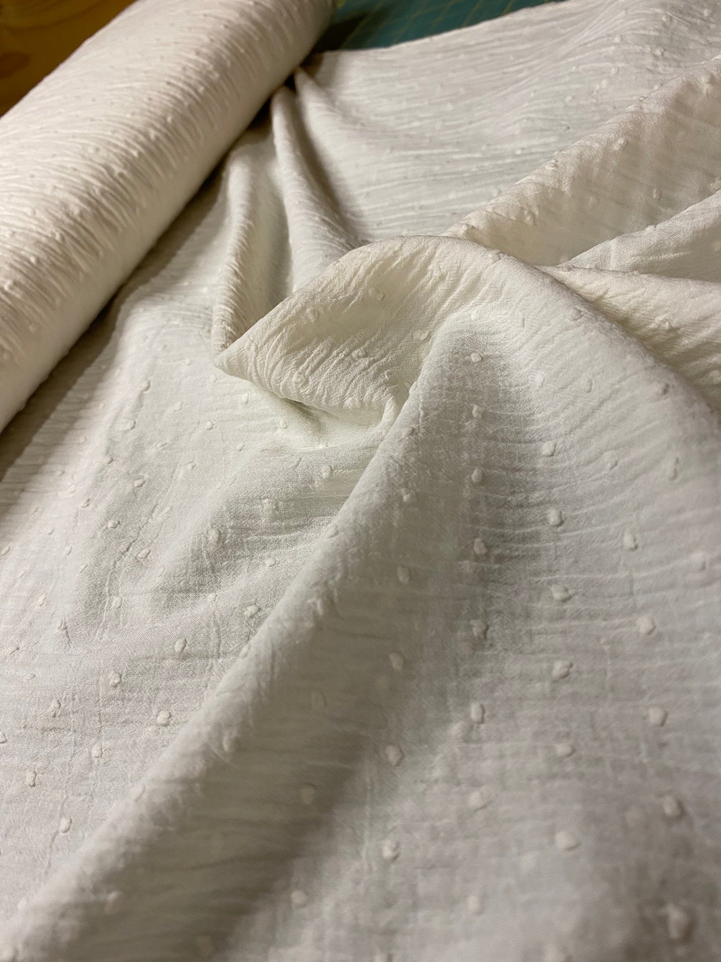 Dobby Spot cotton - cream