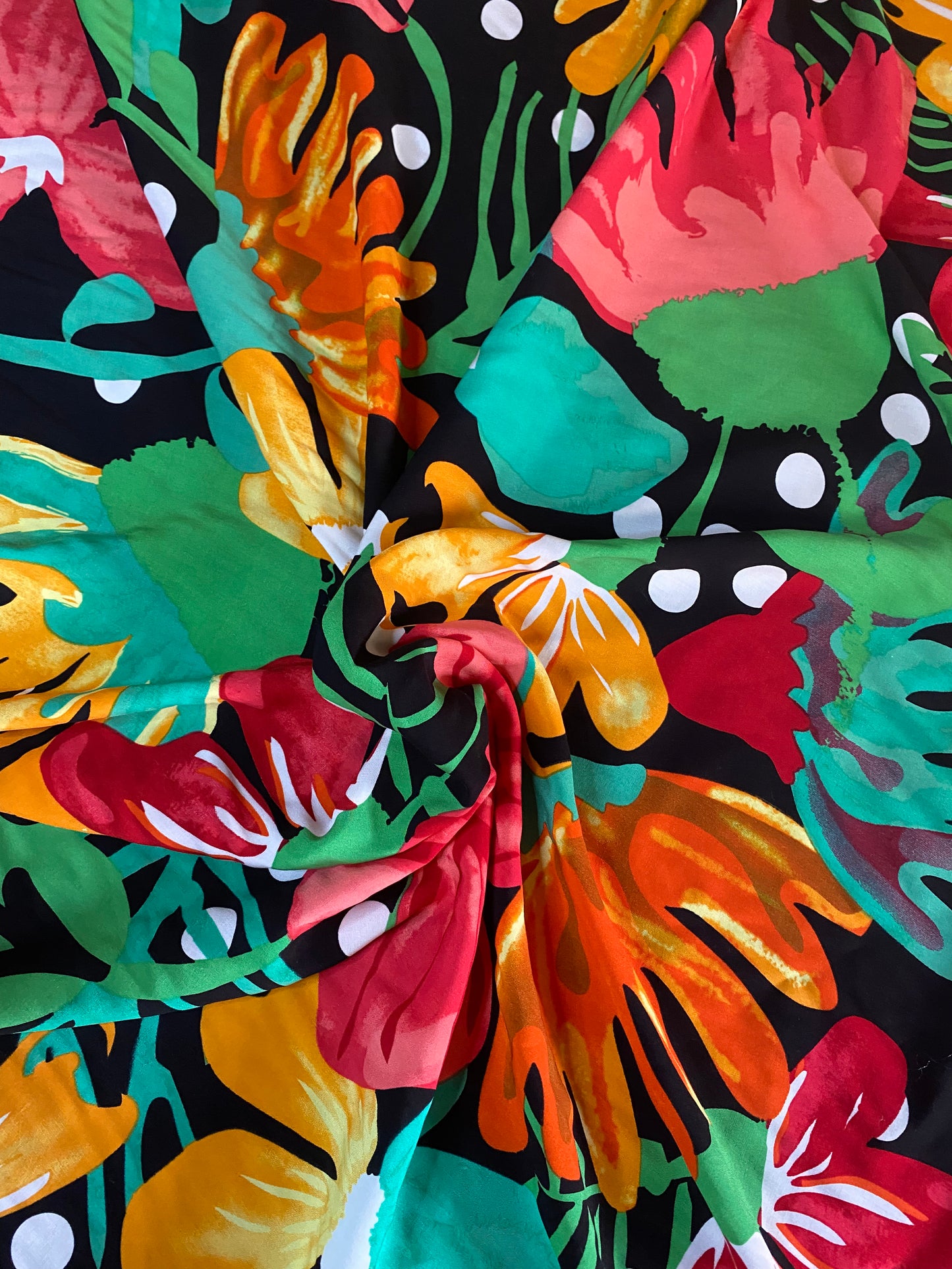 VISCOSE - Large bright flowers on black