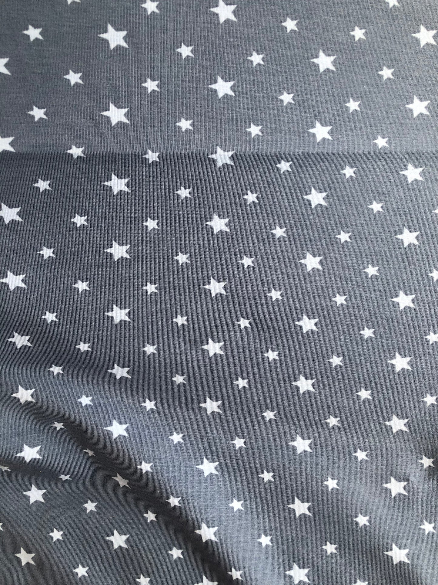 Jersey - Simple stars - light grey on dark grey