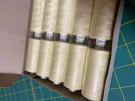 MOON COATS - Cream thread 1000m (single)