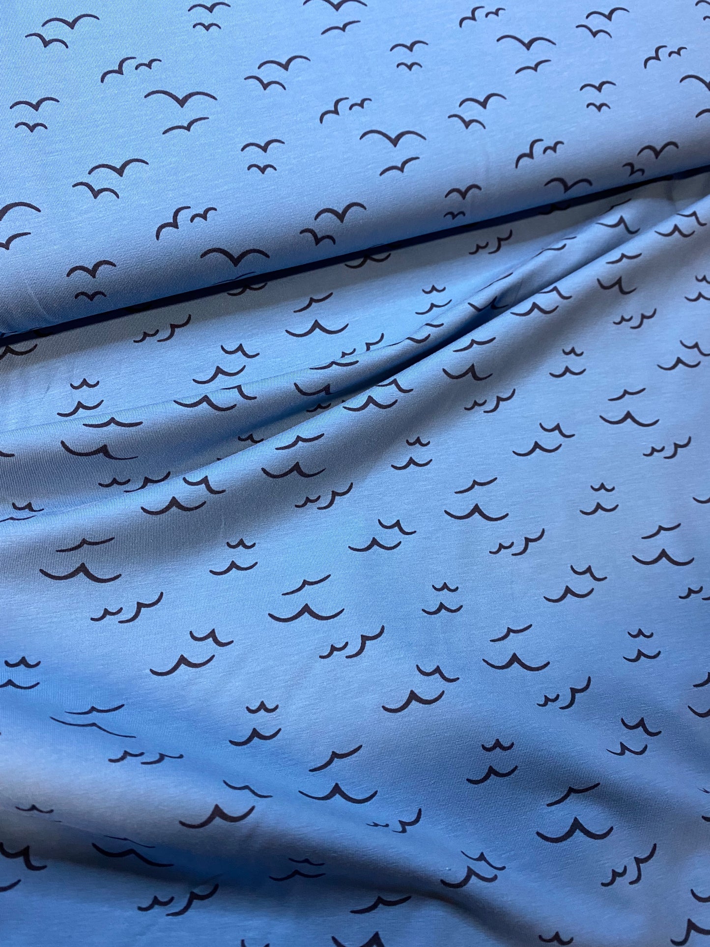 Jersey - Navy swallows birds on blue