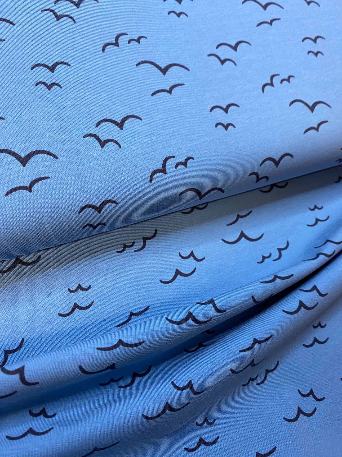 Jersey - Navy swallows birds on blue