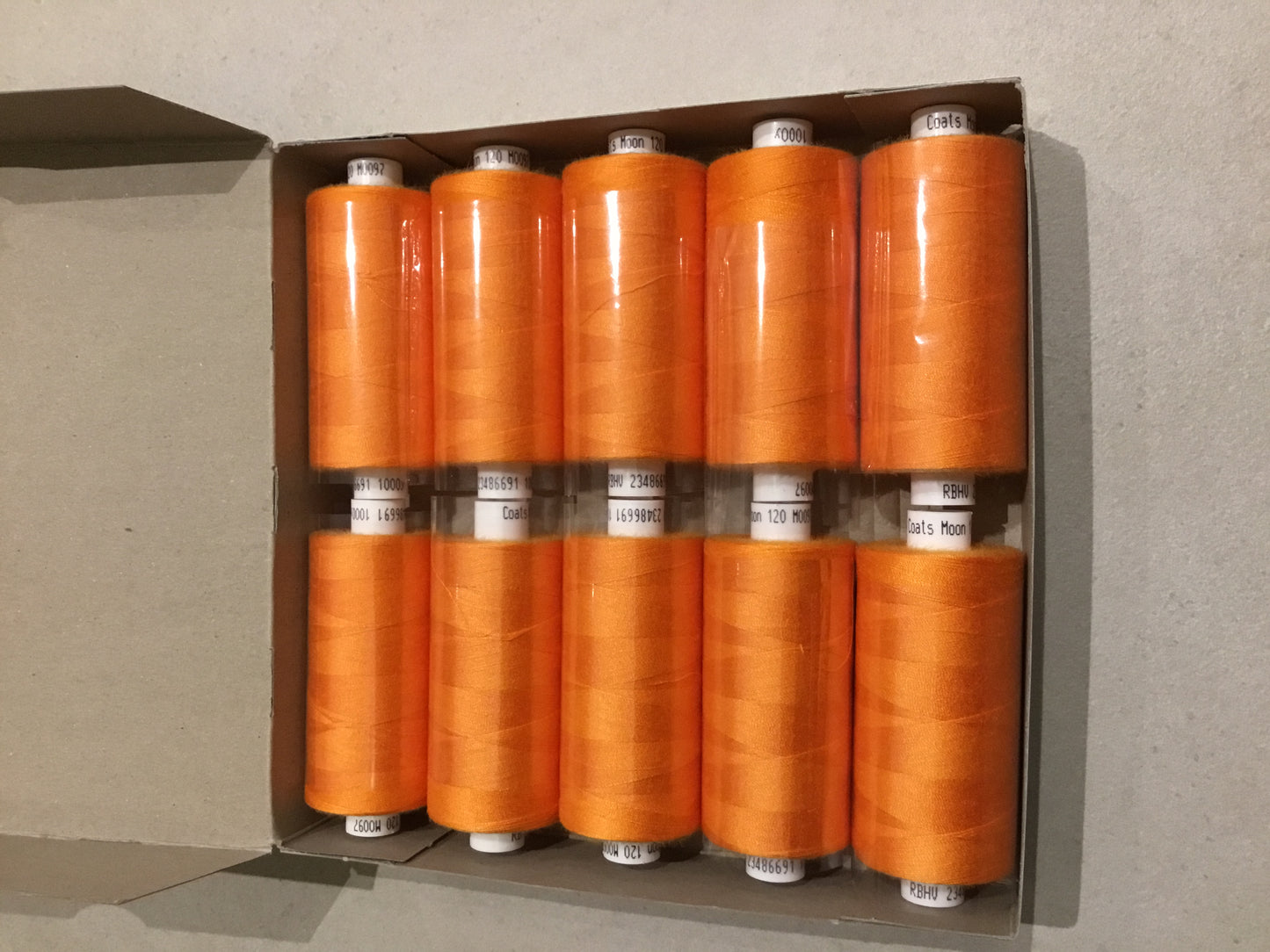 MOON COATS - Orange thread 1000m (single)
