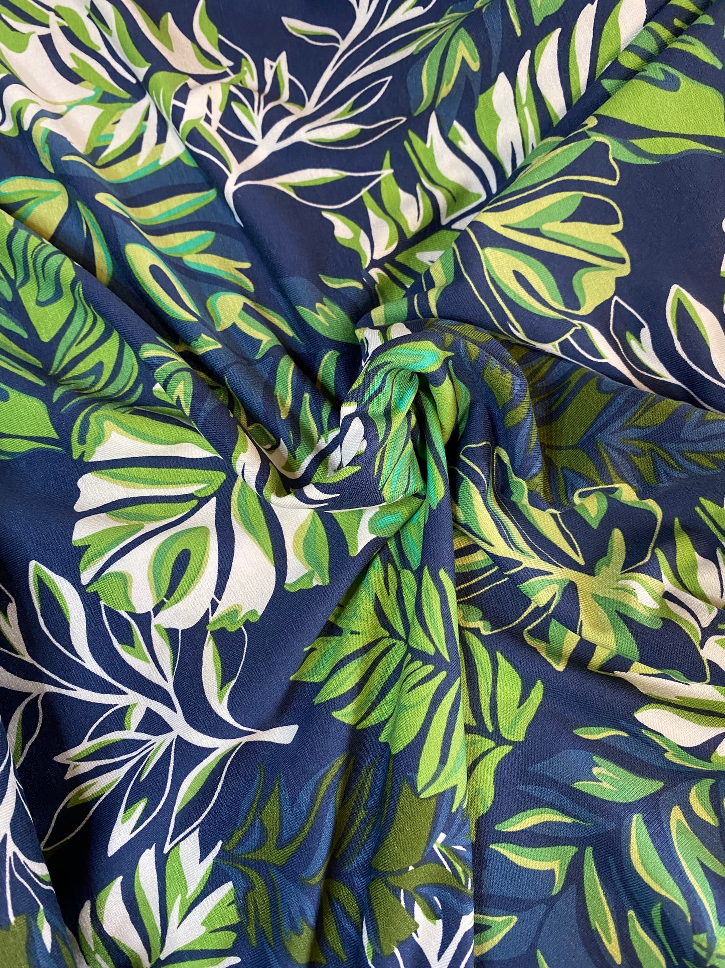 Jersey - viscose Lycra - green leaves